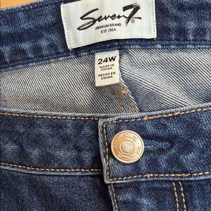 NWT Size 24W Seven7 Loose Straight Jean